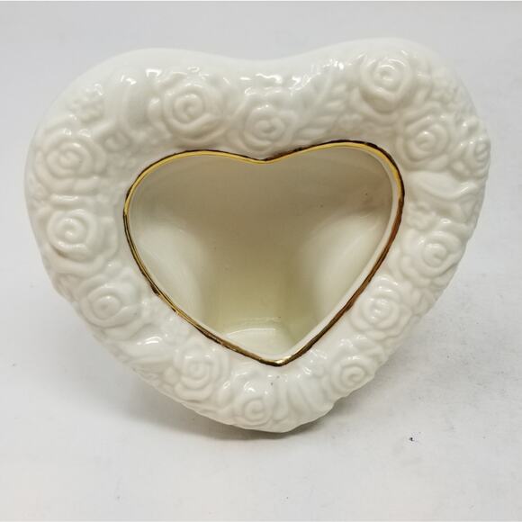 International Silver Company  Ceramic Cream Heart Shaped Photo Picture Frame - Picture 3 of 5